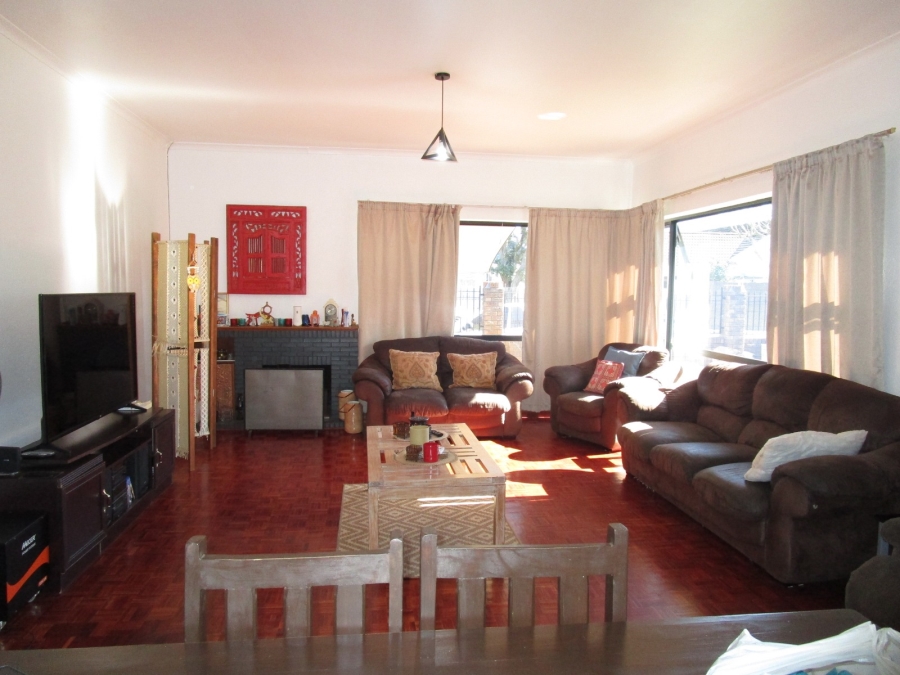3 Bedroom Property for Sale in Pinati Western Cape